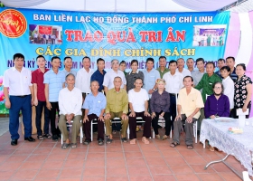 BLL Họ Đồng TP. Chí Linh tặng quà tri ân các gia đình chính sách nhân 73 năm Ngày TBLS 