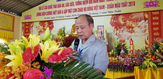 GS.TS.Trung tướng Đồng Minh Tại - Trưởng ban liên lạc họ Đồng Việt Nam phát biểu tại Lễ cầu siêu họ Đồng.