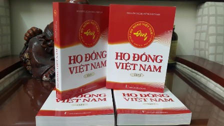 Cuốn sách Họ Đồng Việt Nam tập 1
