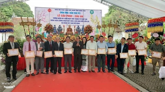 Danh sách tặng Giấy khen cho các Tập thể và cá nhân có đóng góp cho Ban liên lạc Họ Đồng Việt Nam khóa 1, nhiệm kỳ 2015-2020