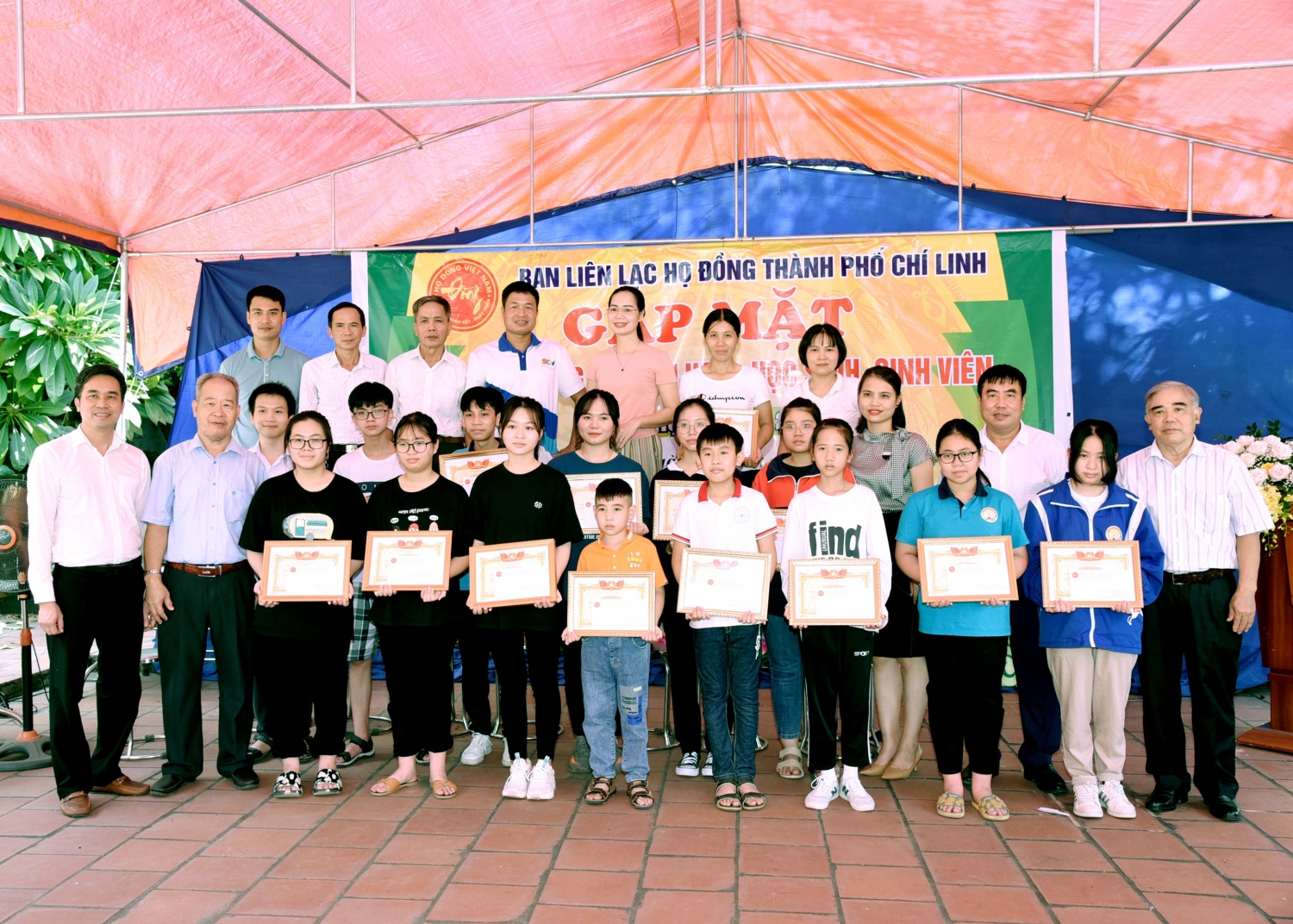 BLL Họ Đồng TP Chí Linh tổ chức gặp mặt trao thưởng khuyến học năm học 2020-2021 và Hội nghị lần thứ 5 BLL nhiệm kỳ 2019-2024