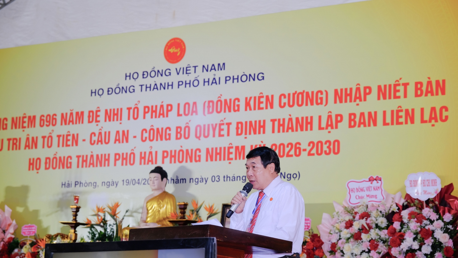Đại tá Đồng Xuân Cần - Trưởng ban liên lạc họ Đồng TP. Hải Phòng trình bày tại buổi lễ.